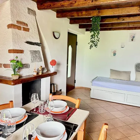 شقة A House Between A Waterfall And A The Enchantment Of