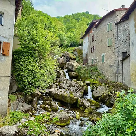 Lägenhet A House Between A Waterfall And A The Enchantment Of Nesso